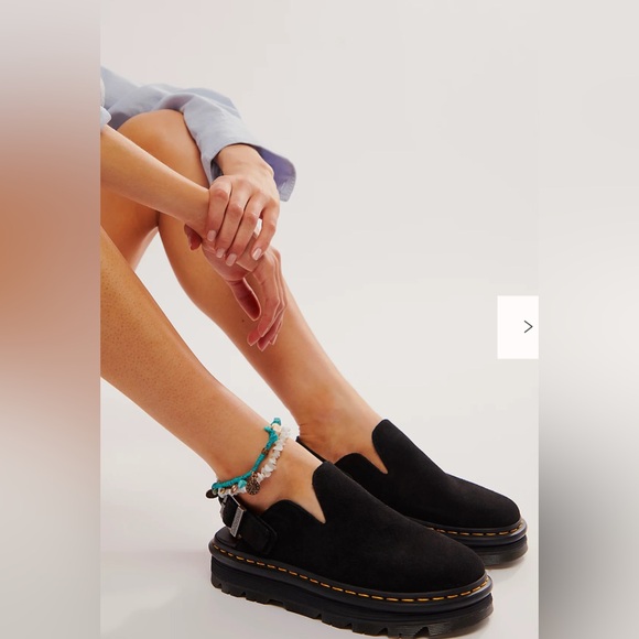 Dr. Martens Shoes - NWOT Dr. Martens Women's Carlson Mule size 11